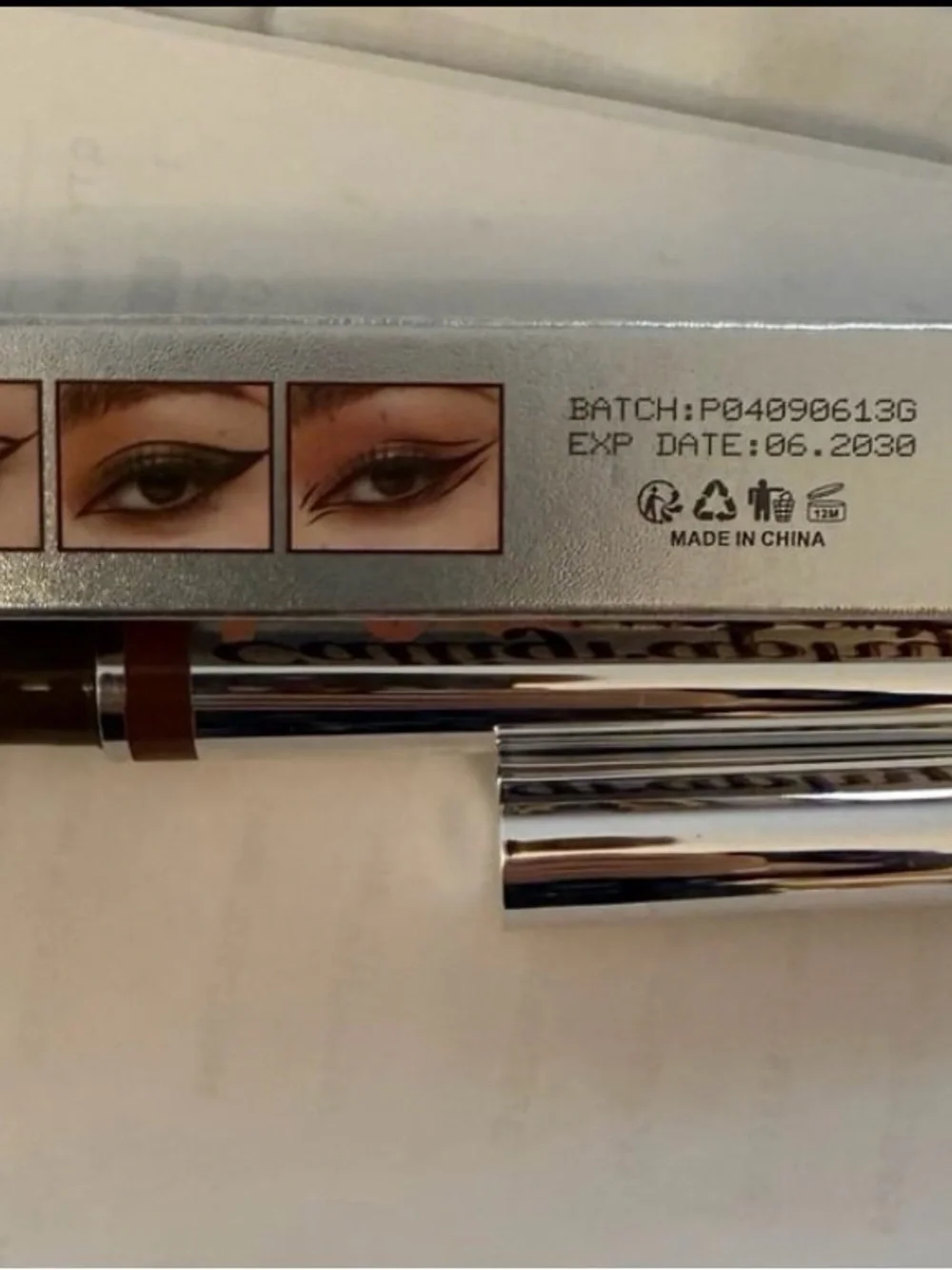Pagevine calligraphy eyeliner pen in a brown shade.